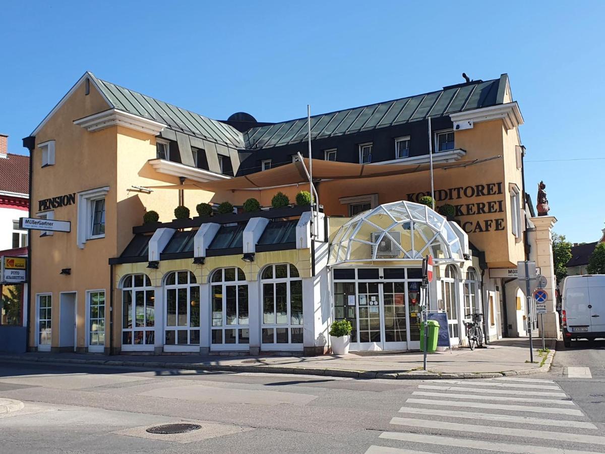 Pension Mueller Gartner Hotel Groß-Enzersdorf Buitenkant foto